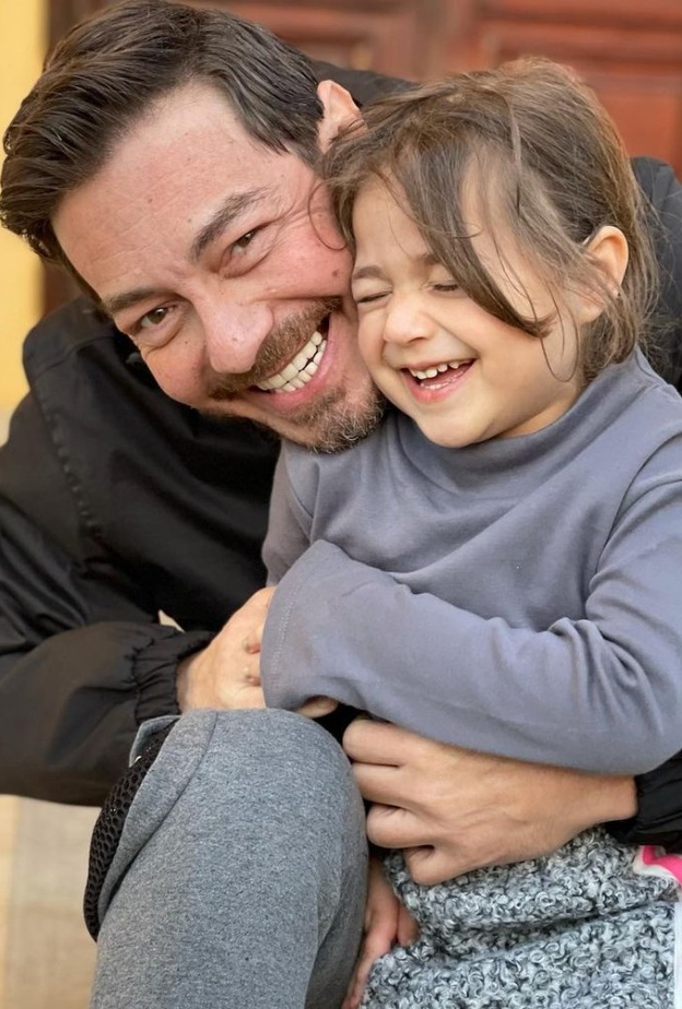 أحمد زاهر وابنته نور