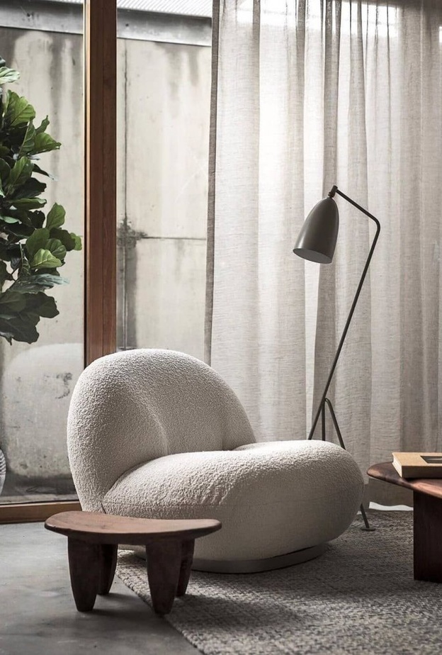 ديكور ركن في منزلك باللون البيج الأنيق والخشب الدافئ