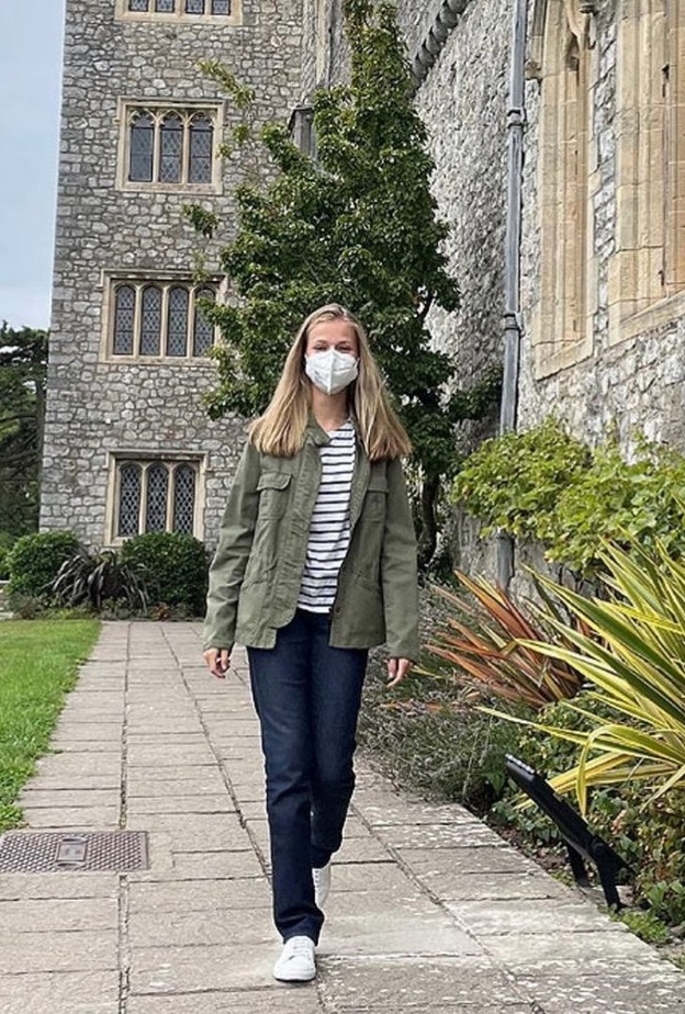  الأميرة ليونور تكمل دراستها في ويلز