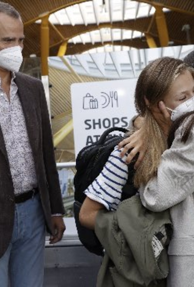 3 أميرات غادرن القارة الأوروبية للدراسة في بريطانيا.. فمن هن؟