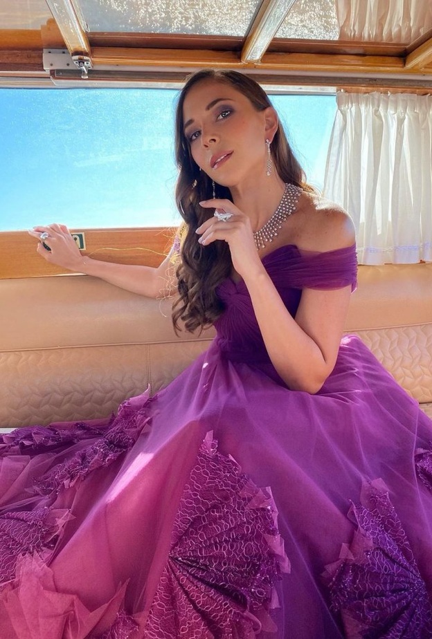 فاطمة البنوي