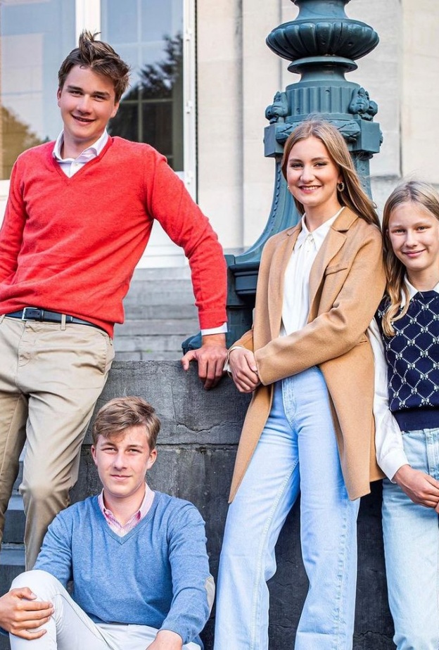 ملكة بلجيكا تنشر صور لأطفالها مع اقتراب موعد بداية الفصل الدراسي الجديد