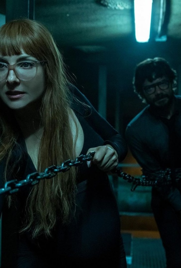 البروفيسور والمحققة اليثيا من "La casa de papel" 