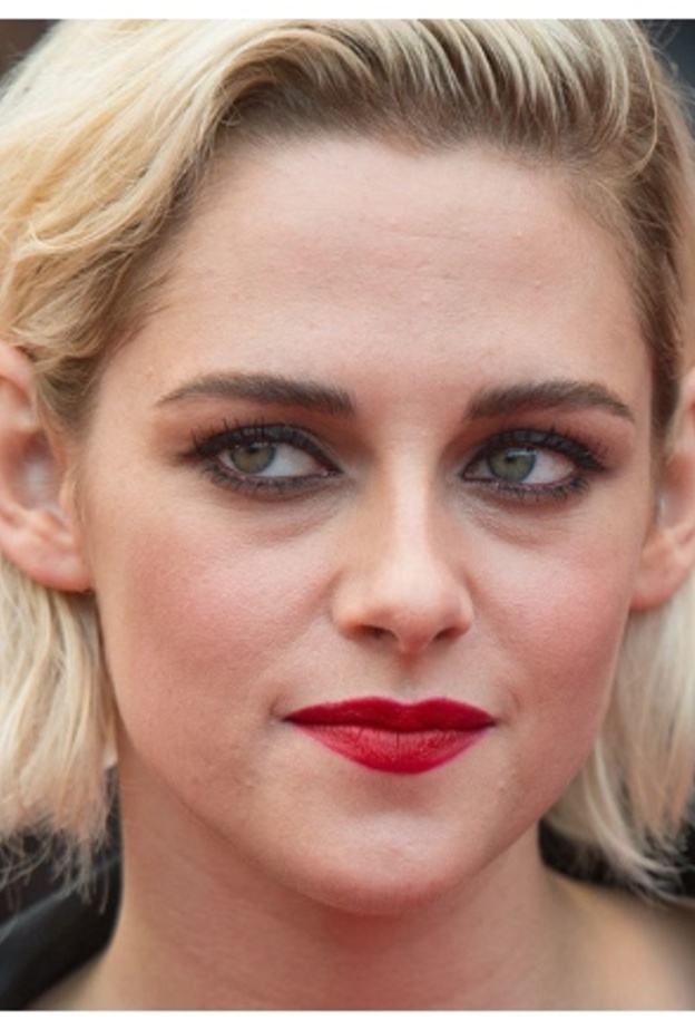 قصص حب النجمات والمخرجين في هوليوود