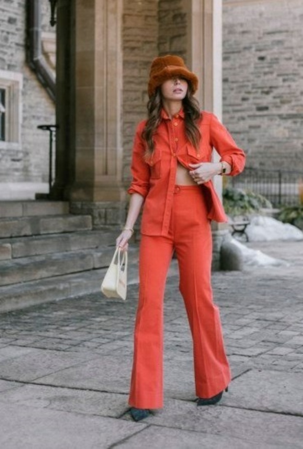 من المفضّل إختيار الأحذية النيود بلون الجلد التي تكسبك بعض السنتيمترات