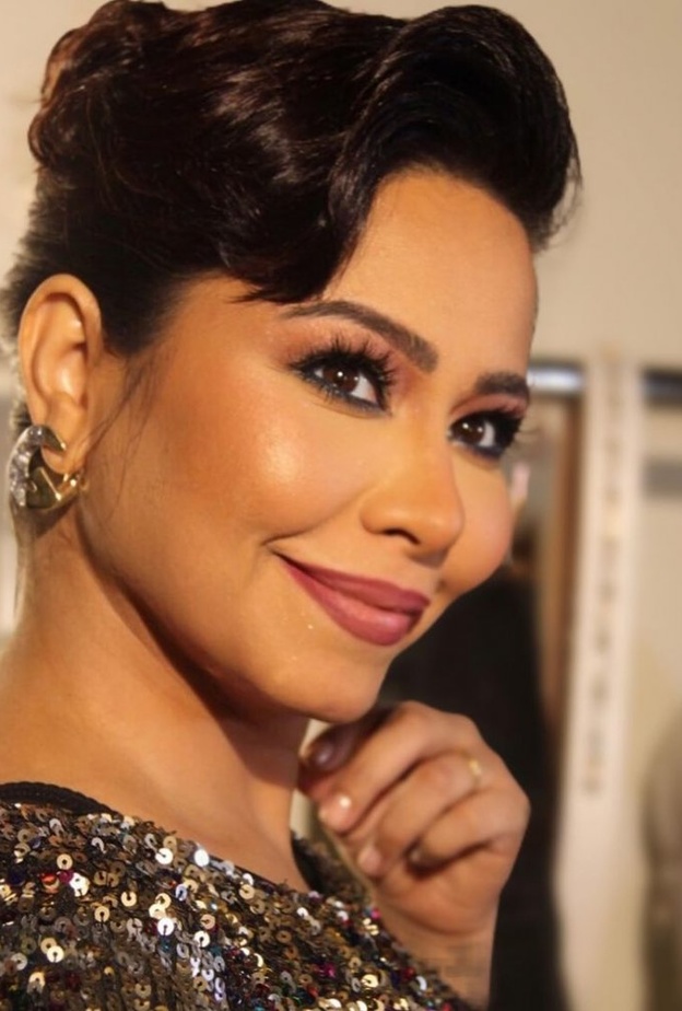 إطلالة شيرين عبد الوهاب الجمالية ملفتة في السعودية بتوقيع هالة عجم