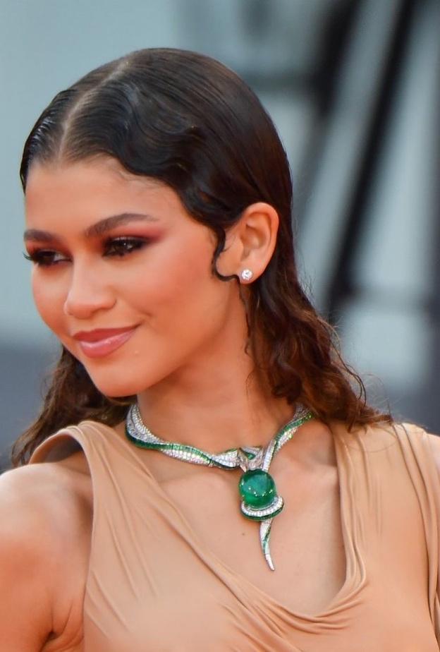 الممثلة الأمريكية زندايا Zendaya بعقد استثنائي من بولغري Bvlgari