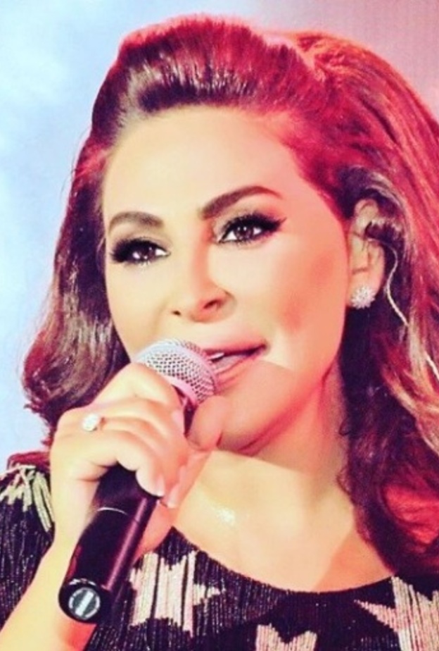 نانسي عجرم خلال حفلها في اغادير المغرب