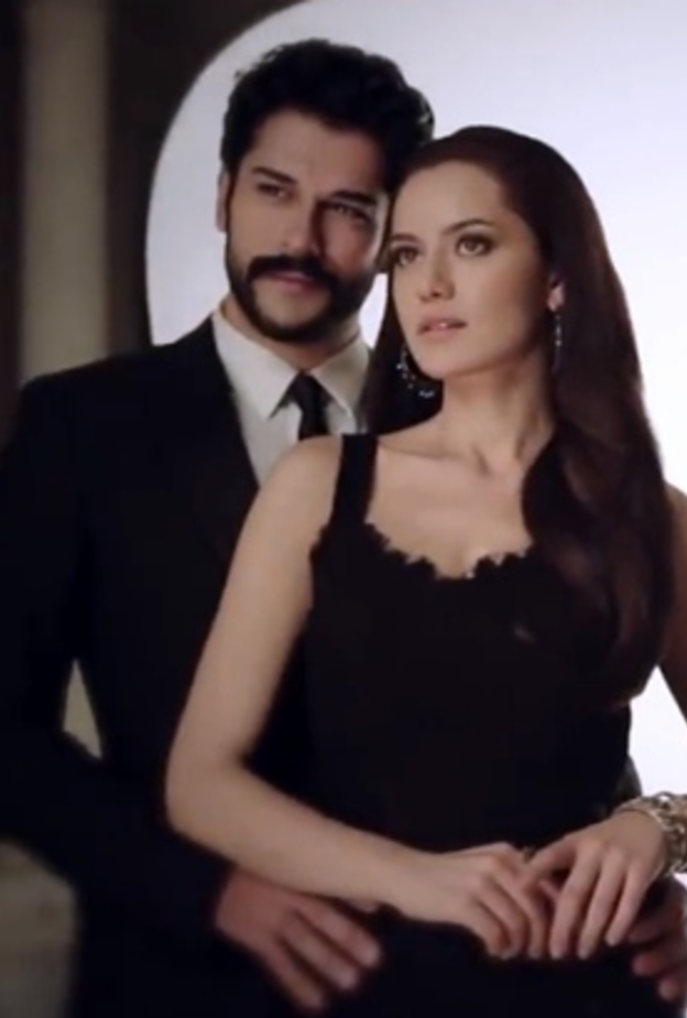 بوراق أوزجيفيت وفهرية افجان