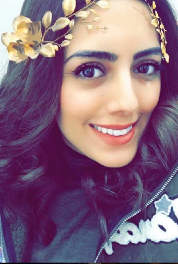 هيا عبد السلام وصورة سلفي