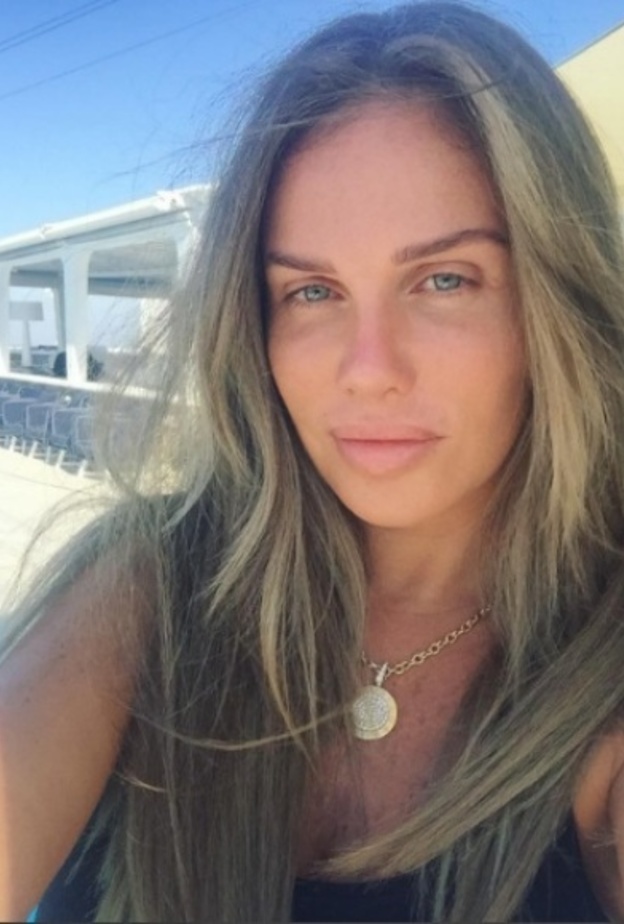 نيكول سابا بدون مكياج