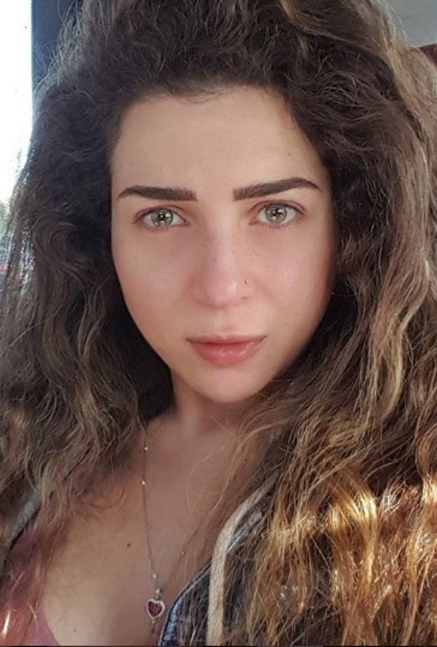 مي عز الدين 2017