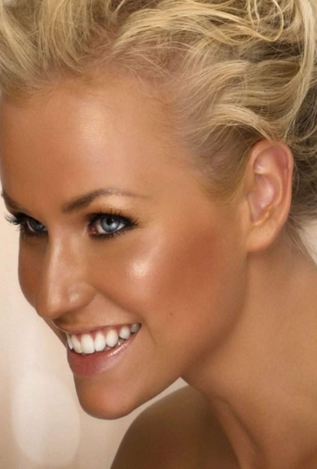 تسمير مناسب مع اللون الأبيض