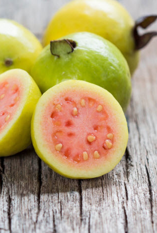 الجوافة مثالية للعناية بصحة البشرة وعلاج مشاكلها