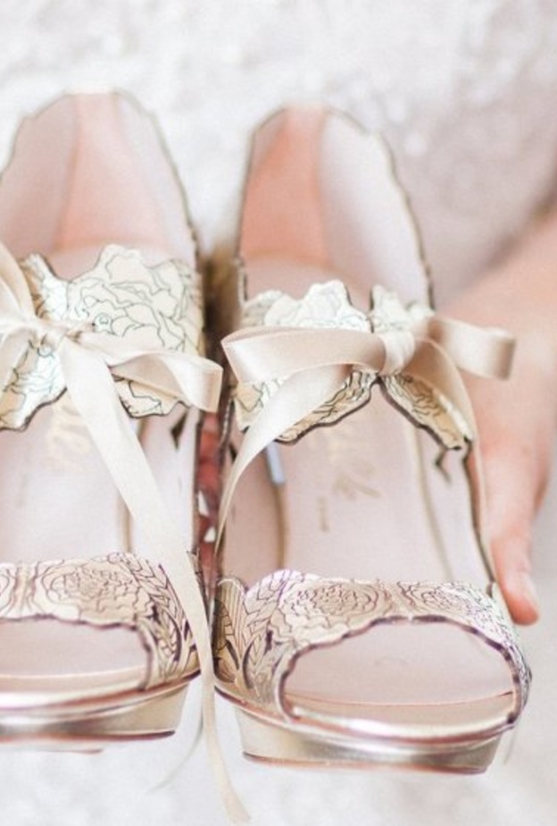 حذاء مميز من jimmy choo