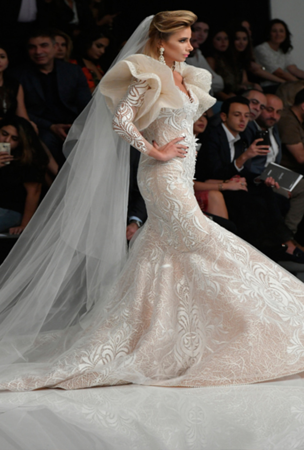 فستان فؤاد سركيس