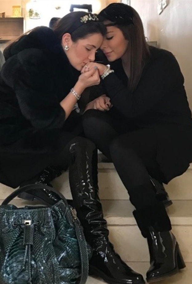 اصالة مع ابنتها