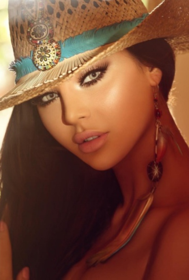 الفنانة قمر 2016