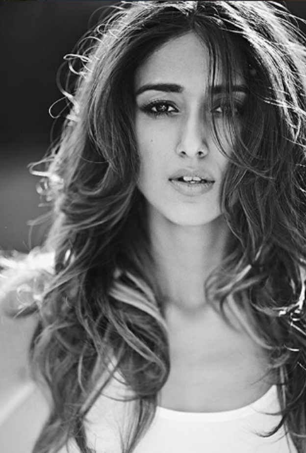 إليانا دي كروز .. أنا فخورة برستم!