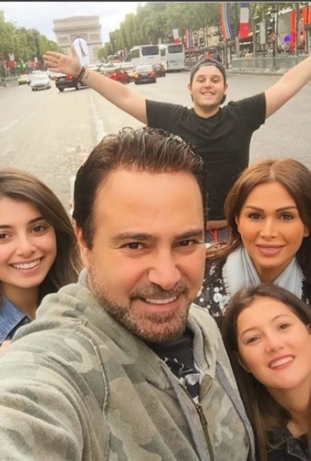 عاصي الحلاني مع عائلته