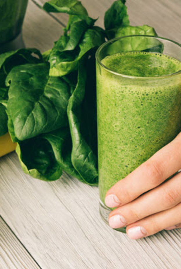 ما هي فوائد عصير السبانخ والموز