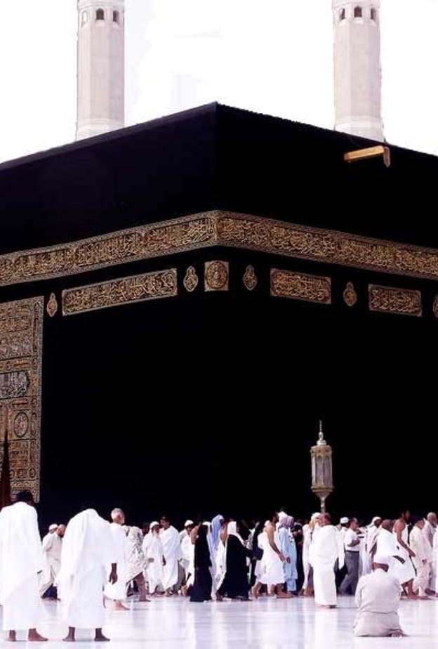 الأمير خالد الفيصل أمير منطقة مكة المكرمة أمر بتسخير كافة الجهود لخدمة المعتمرين