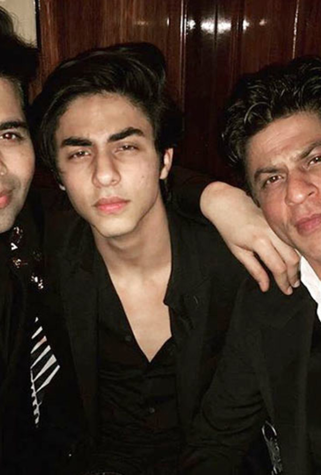 كاران جوهر مع شاروخان وابنه اريان