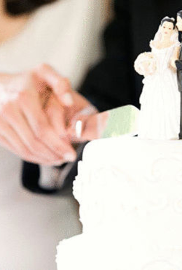 سعودي يدعي مرض زوجته ليتزوج أجنبية..رد غير متوقع من القاضي