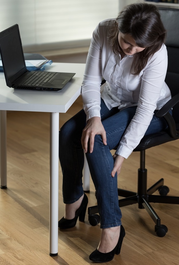 عالجي تورم القدمين بطرق طبيعية بسيطة