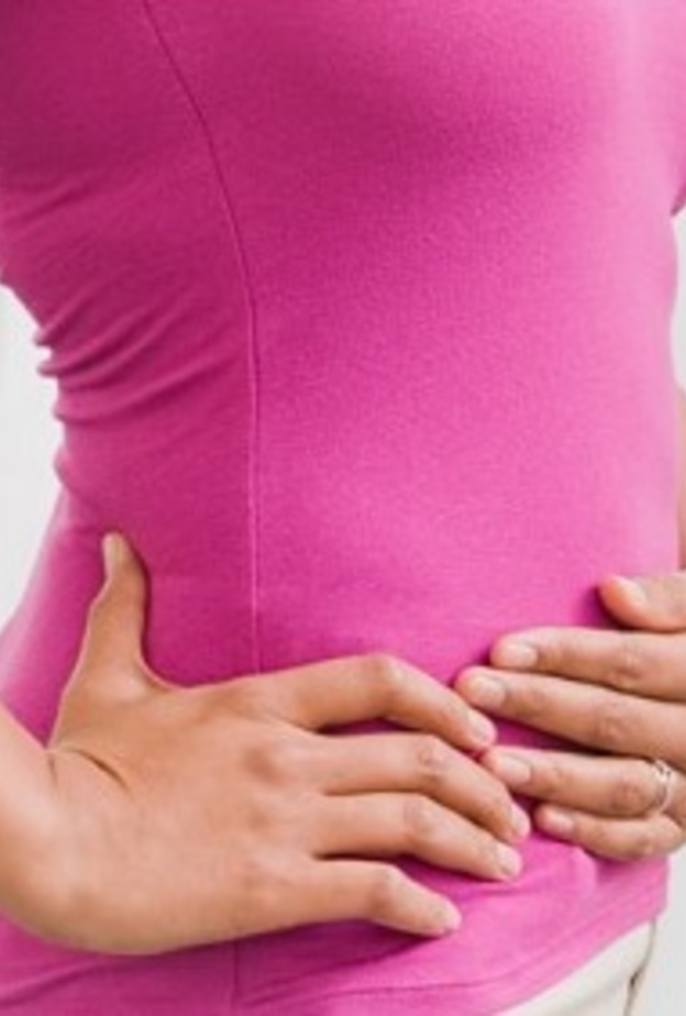 شدّي وقوّي عضلات معدتك بحركة واحدة فقط