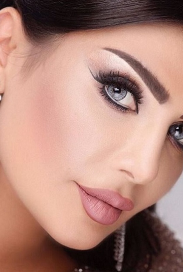 الالماس من الاحجار المفضلة لدى امل العوضي 