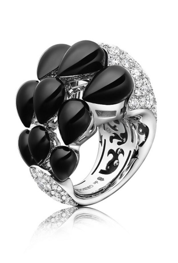 خاتم اسود مع الماس من دي غريسوغونو 