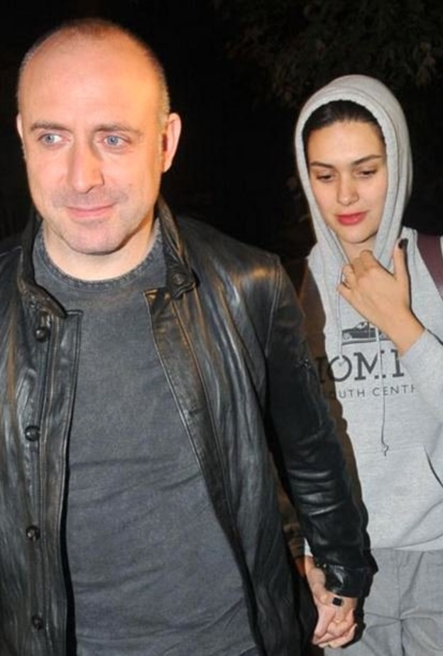 خالد أرجنتش وزوجته