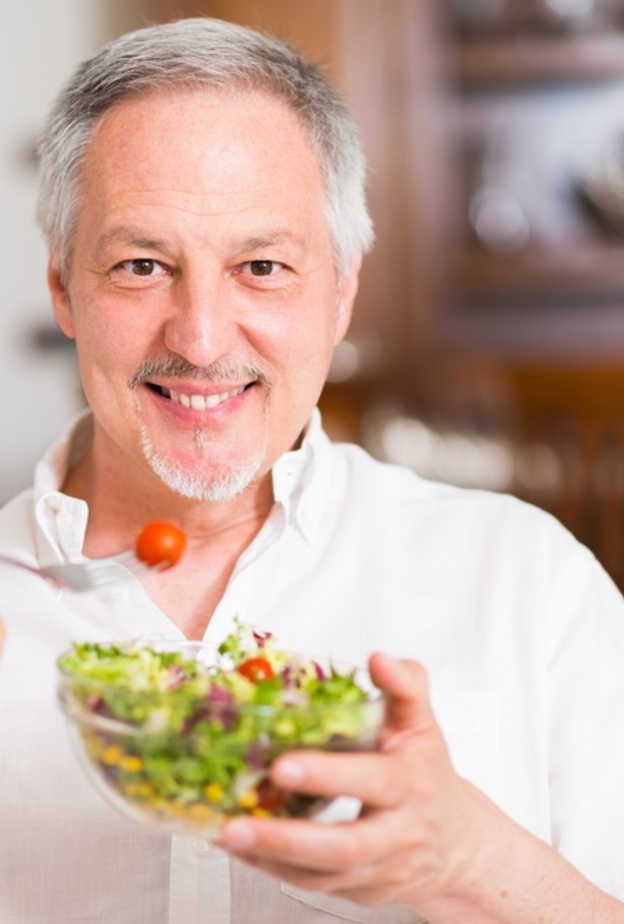 الاقلاع عن التدخين ضروري لصحة الرجل بعد الخمسين