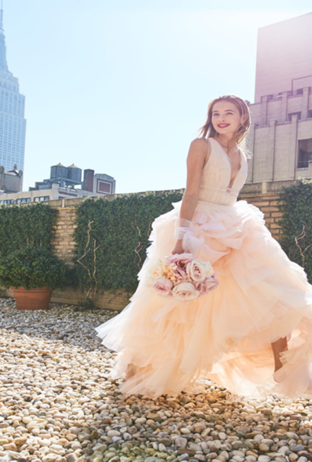 اناقة مميزة لفساتين زفاف كاورلينا هيريرا