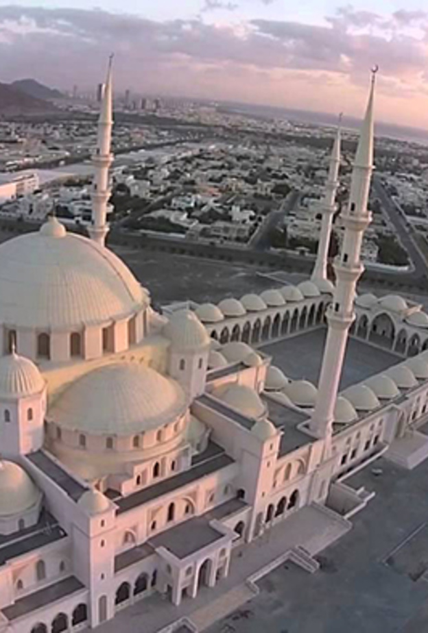 افتتاح "مسجد الشيخ زايد" بالفجيرة في رمضان