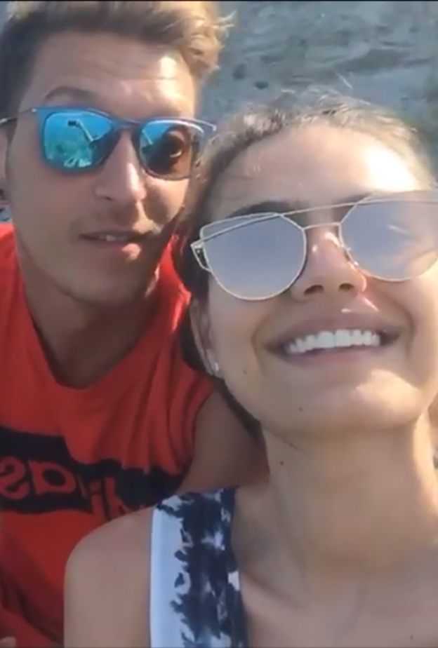 أمينة جولشا ومسعود أوزيل