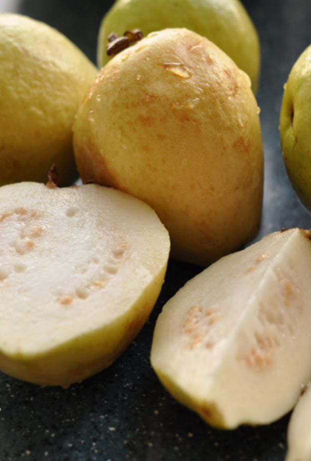 الجوافة مناسبة لمرضى السكري لقلة السعرات الحرارية بها