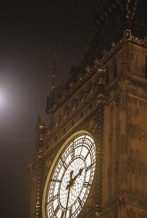 صورة خسوف القمر كما ظهر في لندن بالأمس