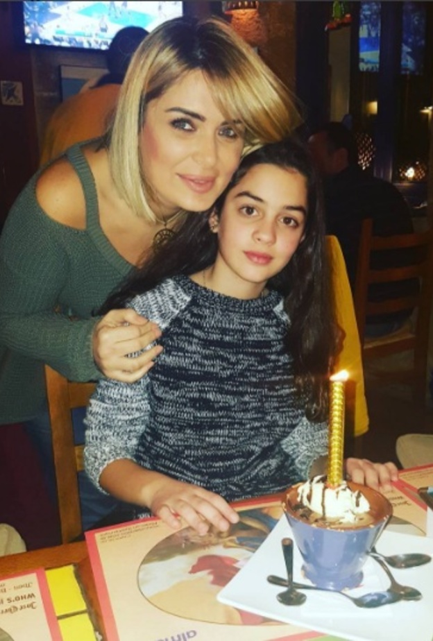 سابين نحاس مع ابنتها