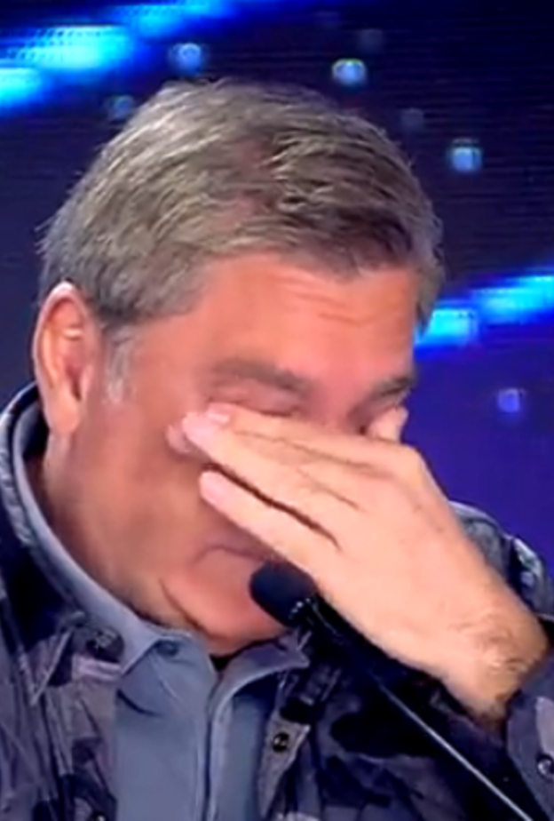 دموع علي جابر بسبب عازف كويتي 