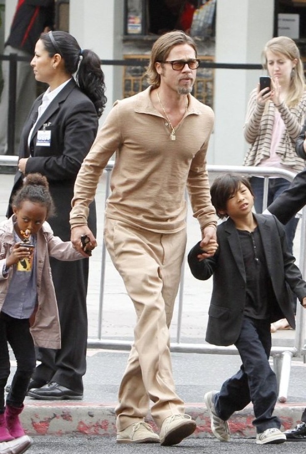 براد بيت  وأطفاله