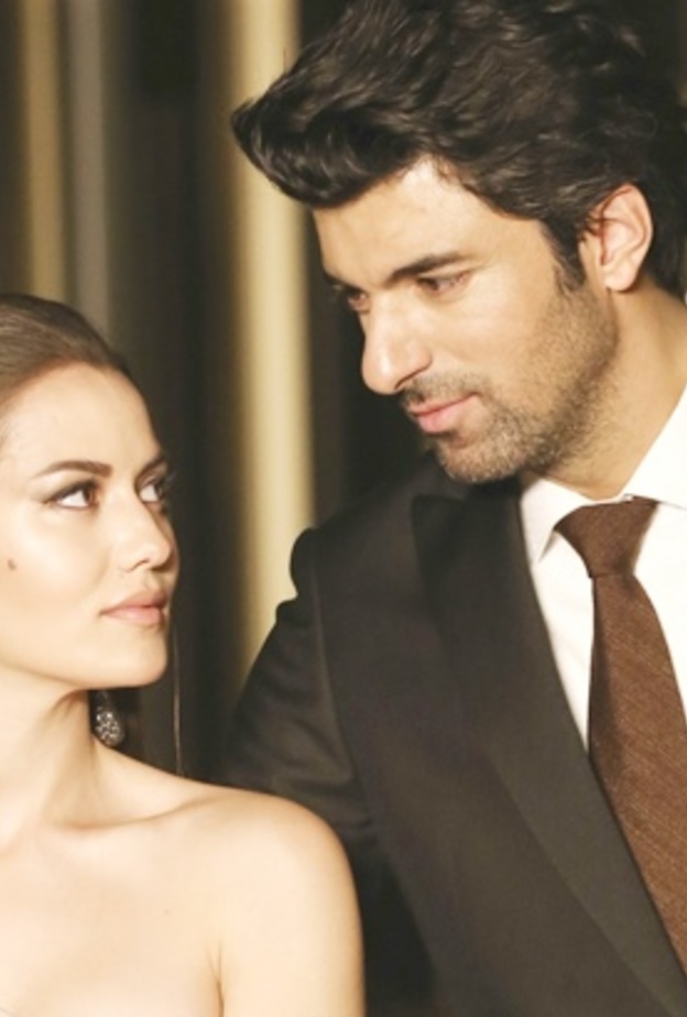 انجين أكيوراك وفهرية افجان