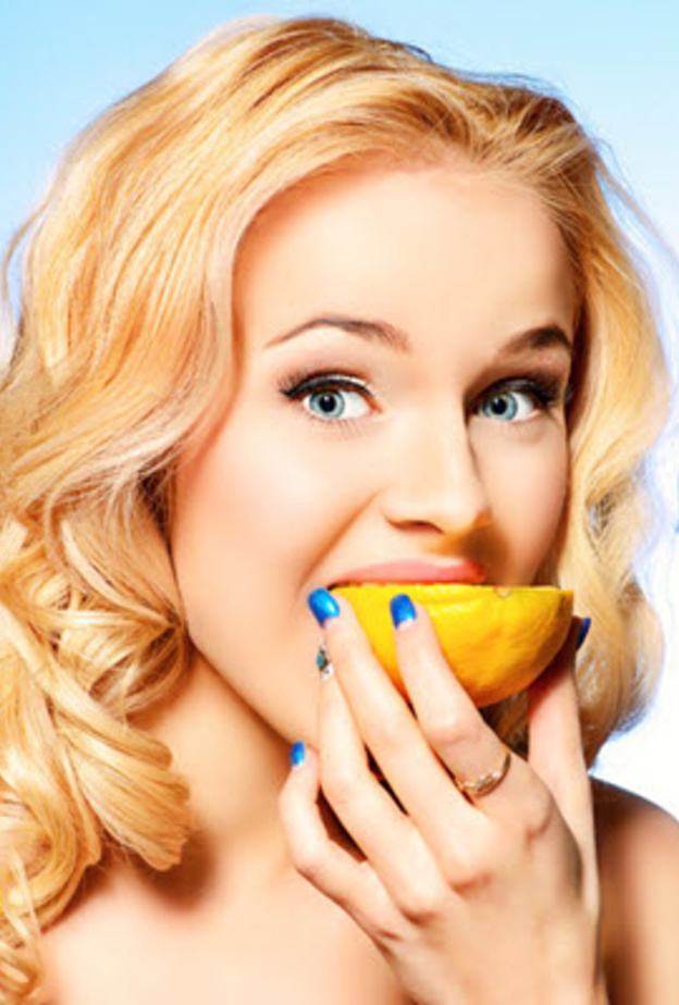 تناول برتقالة واحدة يوميا يؤمن لك فوائد للصحة و الرشاقة