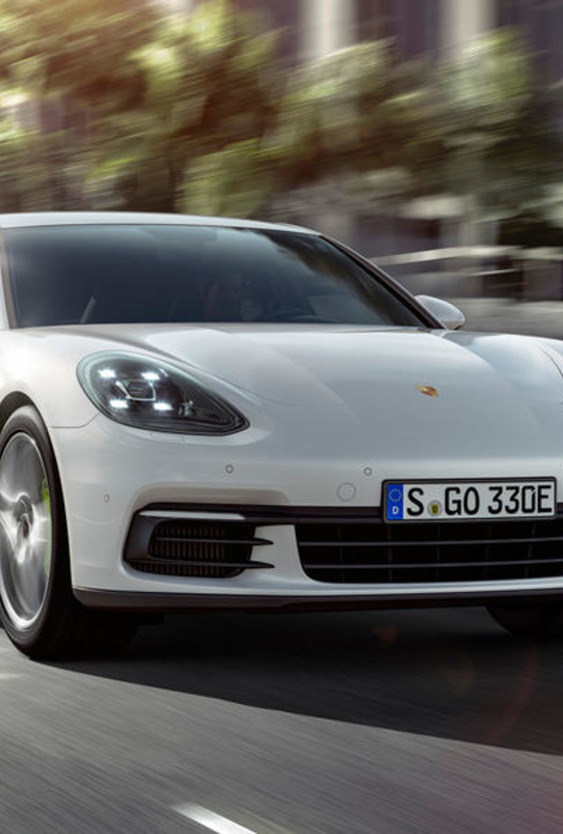  4 E-Hybrid من الداخل