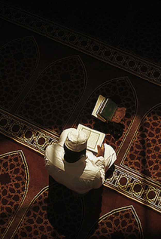 المواطن "العسيري" لفظ أنفاسه الأخيرة ممسكا بكتاب الله 