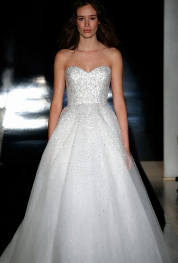 مجموعة فساتين اعراس ريم عكرا Reem Acra الساحرة لربيع 2017