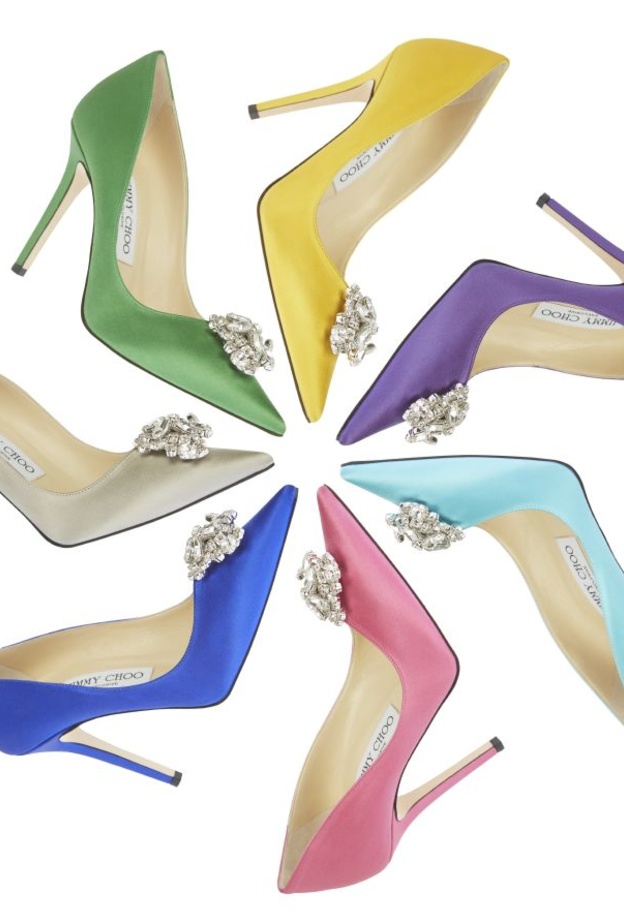 أحذية بأقمشة الساتان