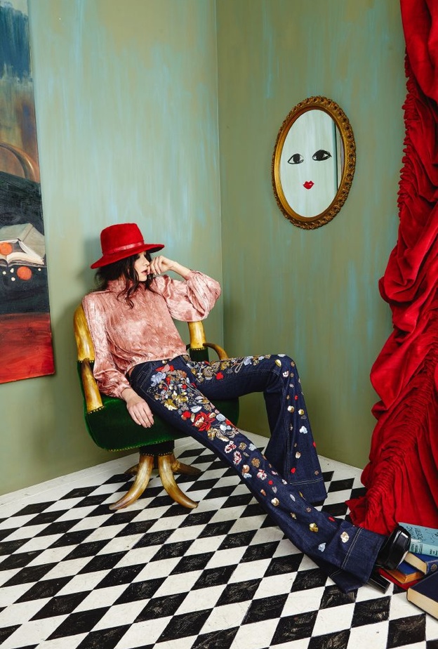 أزياء من أليس أند أوليفيا