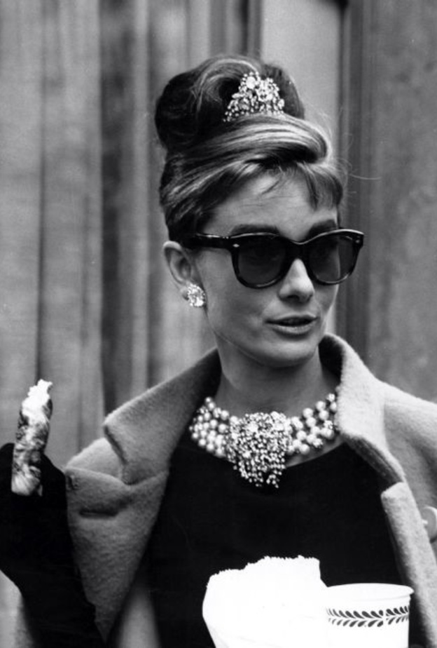 أودري هيبورن Audrey Hepburn في فيلم الإفطار عند تيفاني